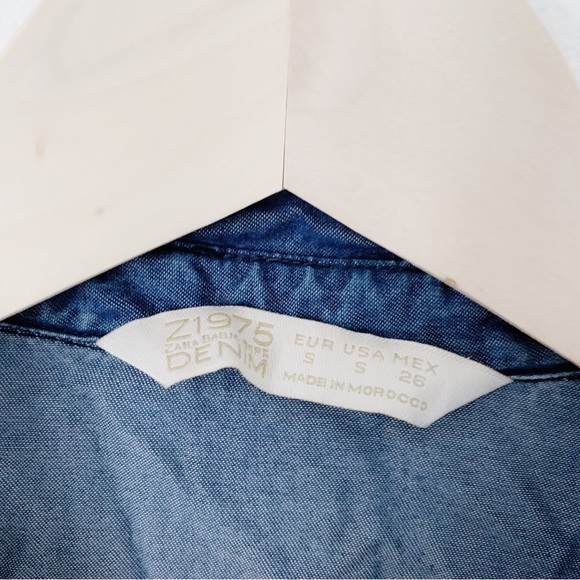 ZARA! DARK BLUE CROPPED BUTTON UP SHORT SLEEVE FLOWY TOP! - Picture 3 of 3